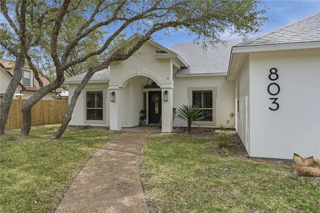 803 Buena Vista Drive, Rockport